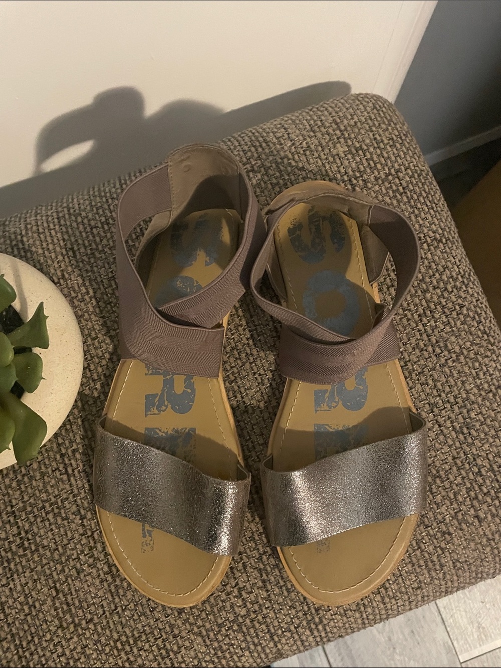 Sorel Metallic Brown/Bronze and Brown Elastic Strap Sandals